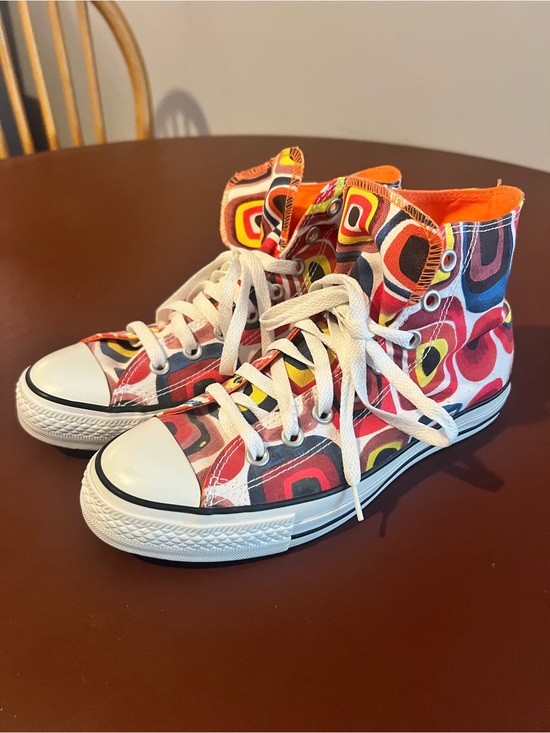 Converse Shoes - Converse x Marimekko Pienet
Kivet Chuck Taylor High-tops
Women's 9/ Men's 7